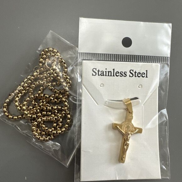 Stainless Steel Saint Jesus Christ Crucifix Pendant Chain Necklace Unisex Gold - Picture 6 of 6